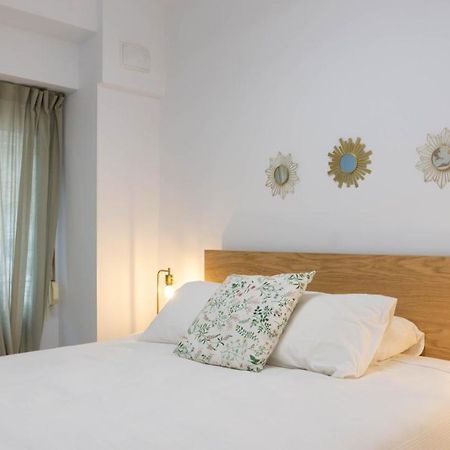 Apartment Caleta Beach Málaga Exteriör bild