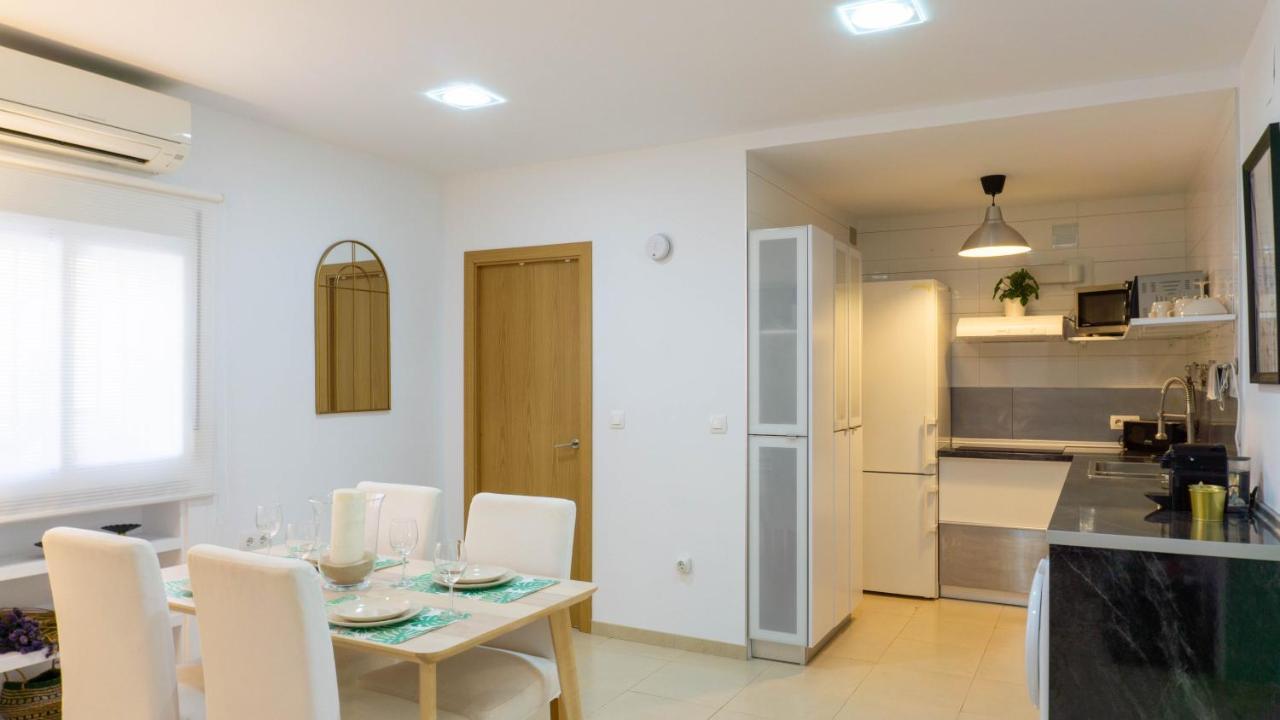 Apartment Caleta Beach Málaga Exteriör bild