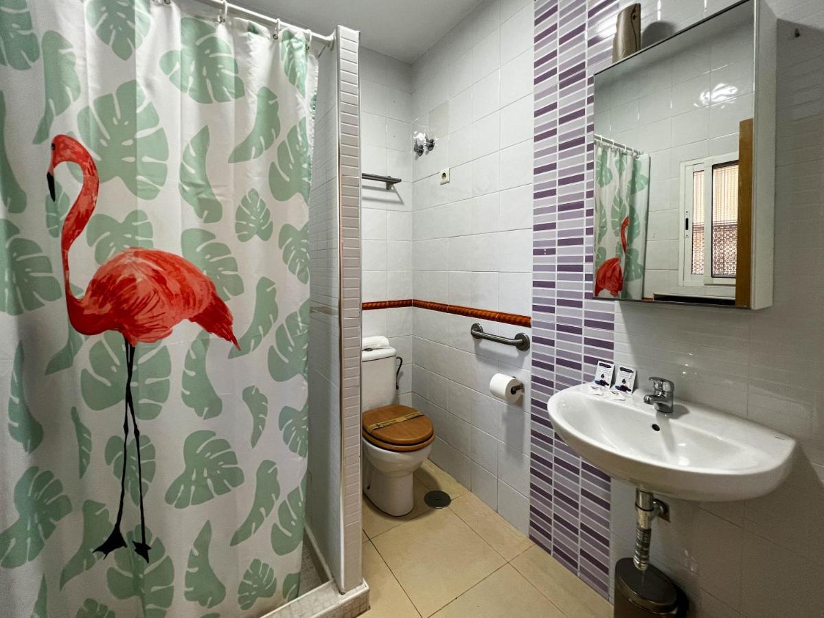 Apartment Caleta Beach Málaga Exteriör bild