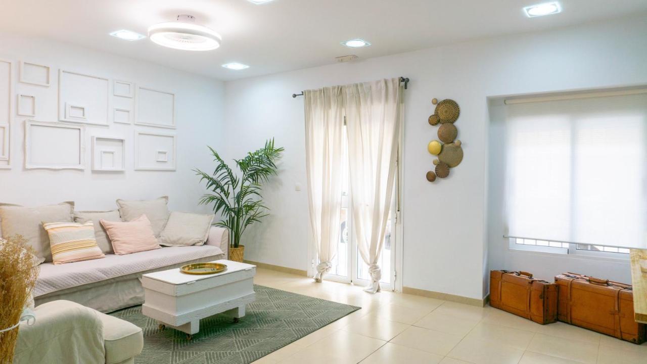 Apartment Caleta Beach Málaga Exteriör bild