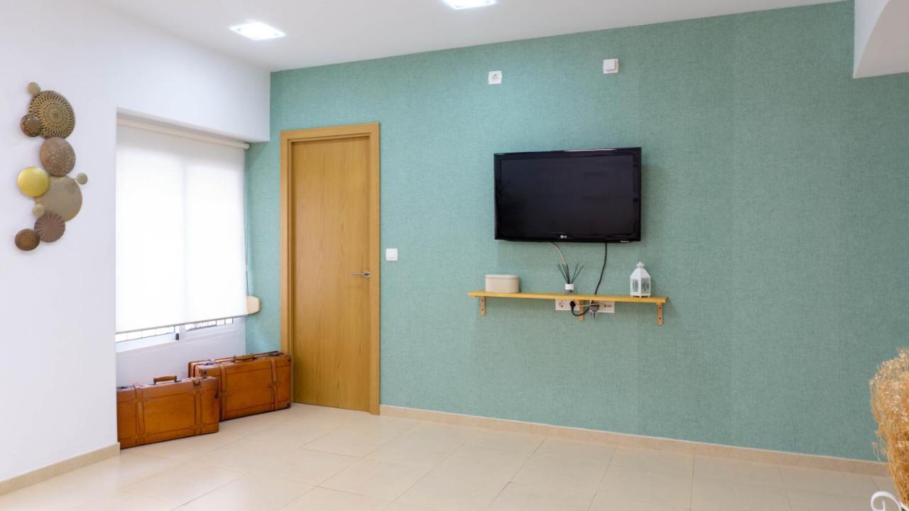 Apartment Caleta Beach Málaga Exteriör bild